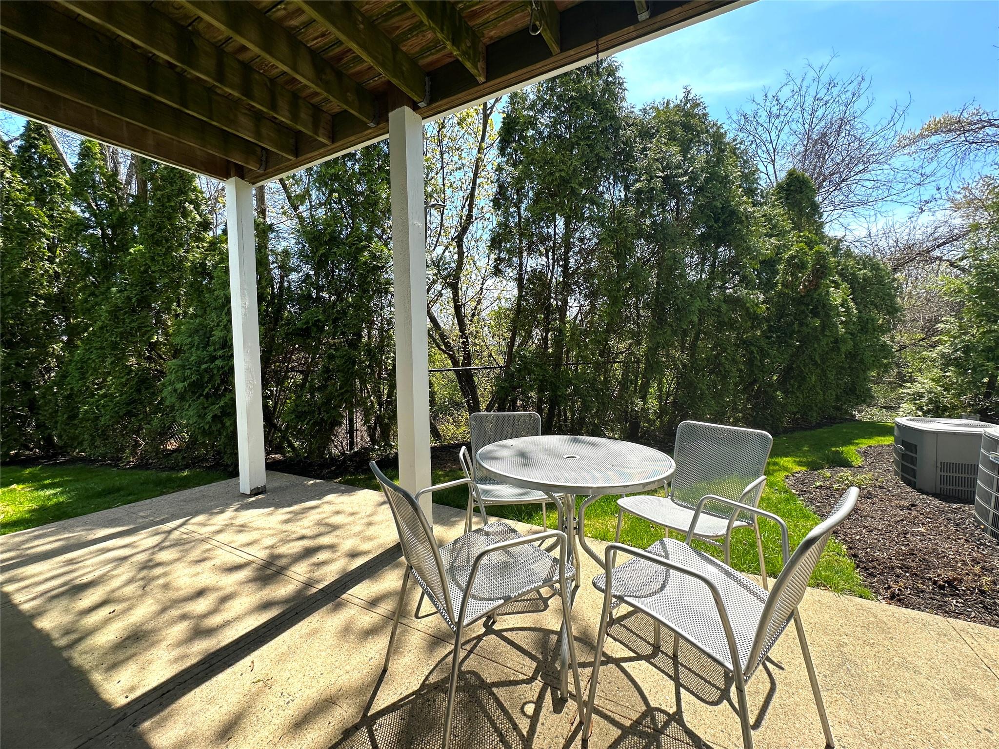 240-54 Oak Park Drive, Douglaston, New York image 28