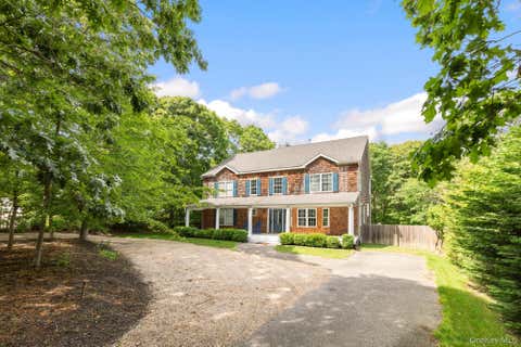 Townhouse For Sale - 191 Shinnecock Hills Road<br/> Southampton, NY 11968