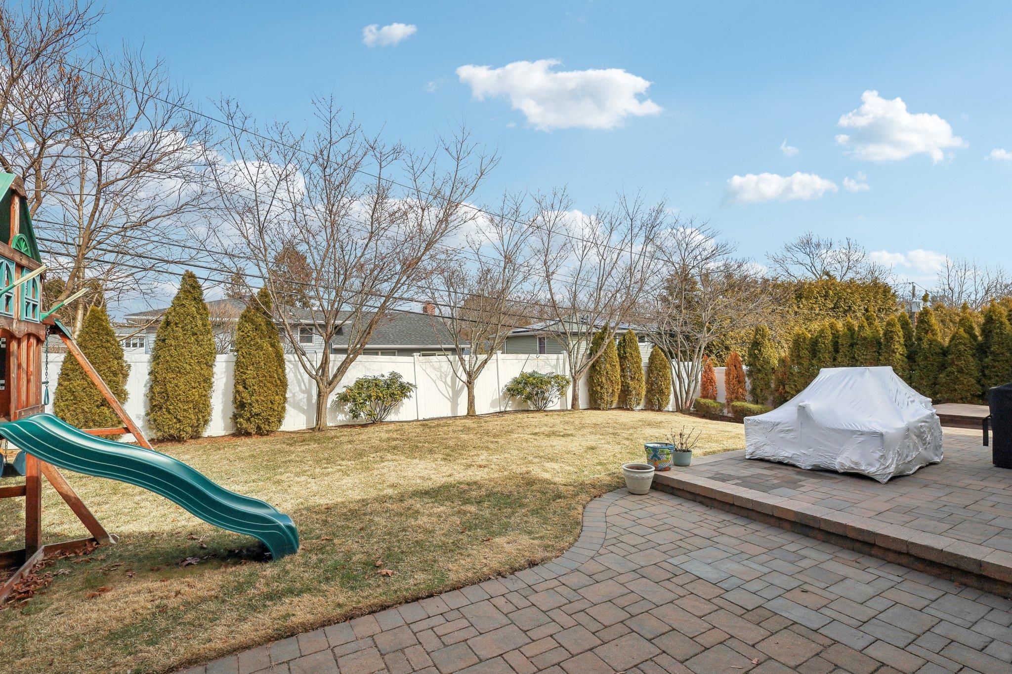 15 Farragut Road, Old Bethpage, New York image 38