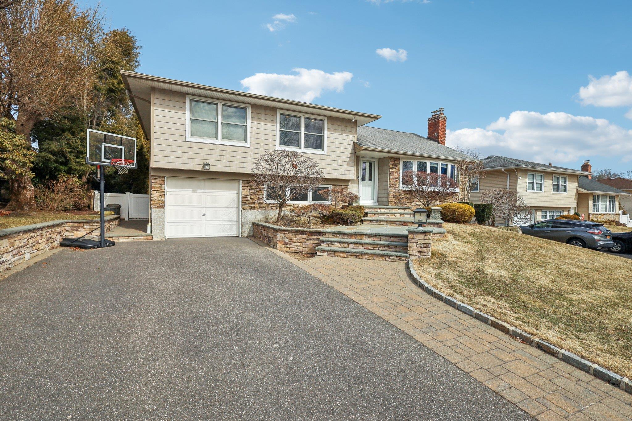 15 Farragut Road, Old Bethpage, New York image 2