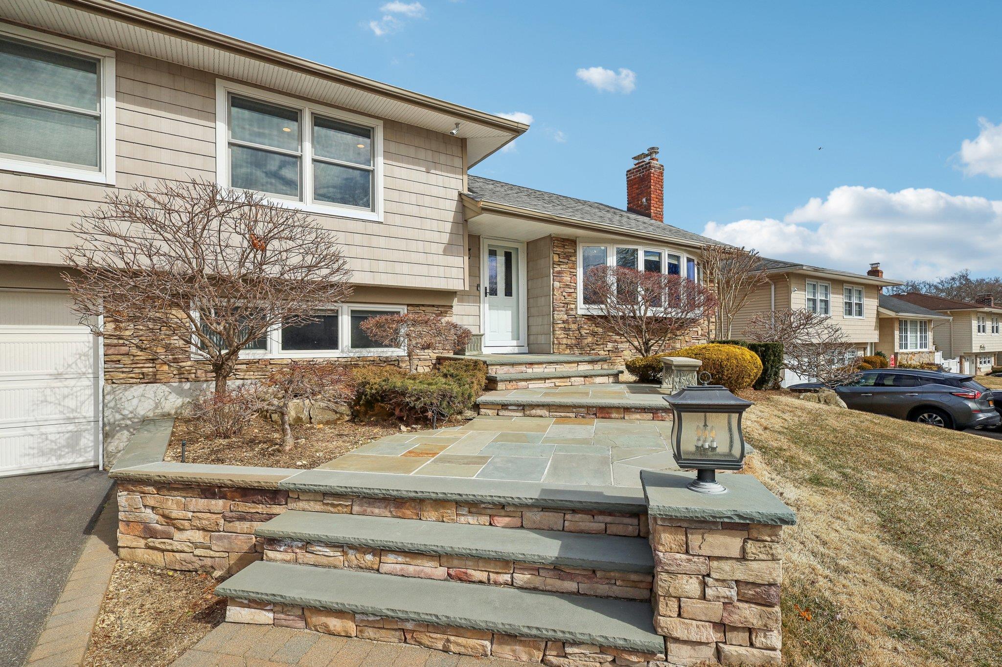 15 Farragut Road, Old Bethpage, New York image 3