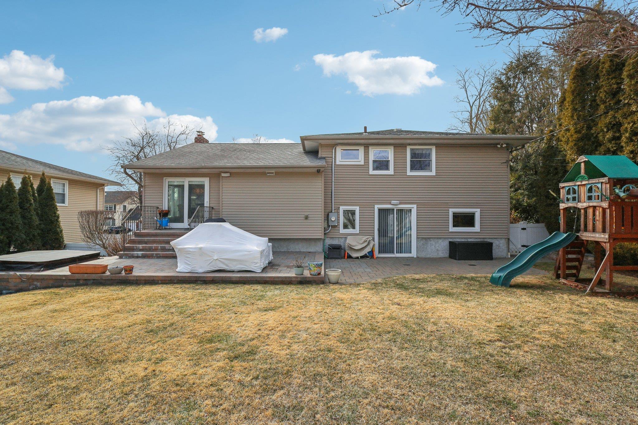 15 Farragut Road, Old Bethpage, New York image 36