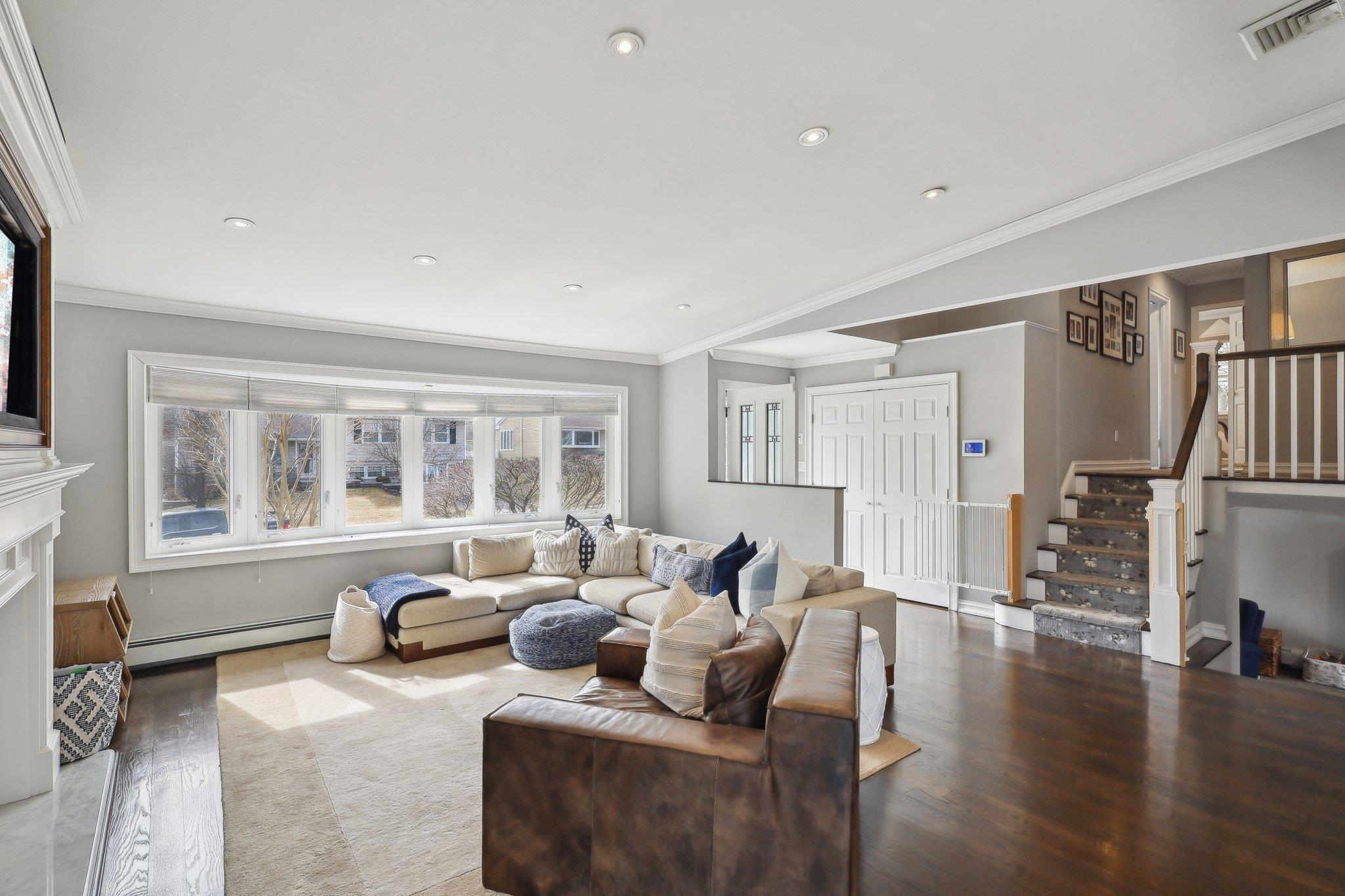 15 Farragut Road, Old Bethpage, New York image 5