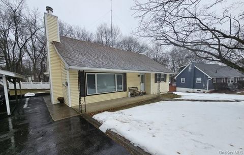 Photo of 15 Scotchtown Place, Middletown, NY 10941 (MLS # 965998)