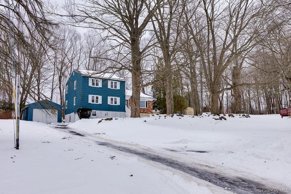 Photo of 18 Steiner Drive, Mahopac, NY 10541 (MLS # 962189)