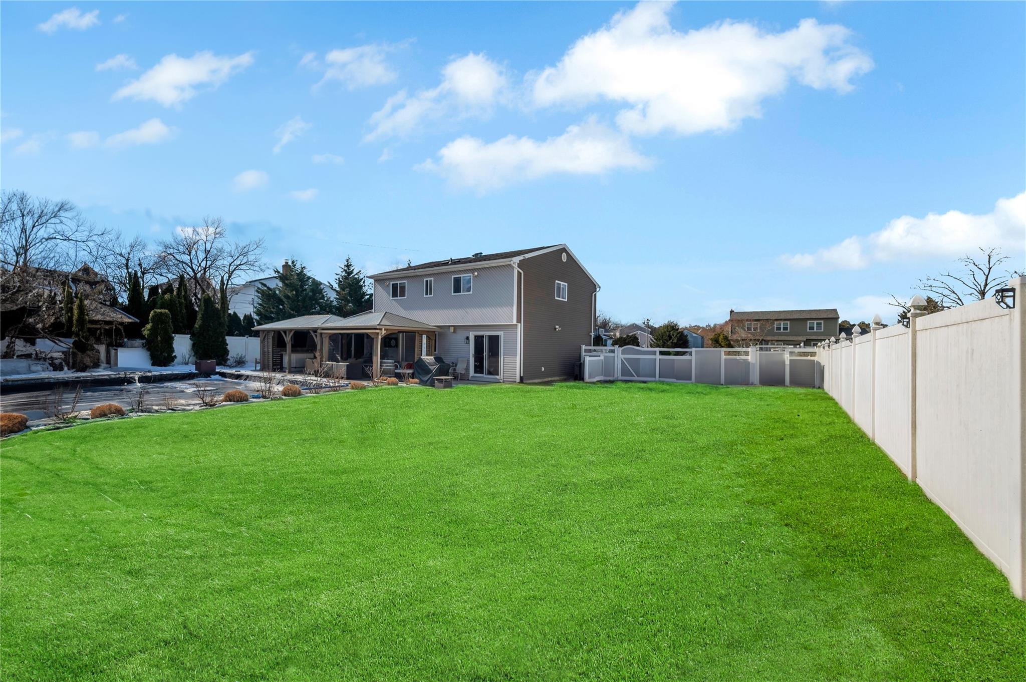 41 Roberta Avenue, Farmingville, New York image 6