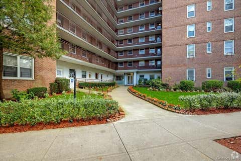 Other For Rent - 97-10 62nd Drive #9F<br/> Rego Park, NY 11374