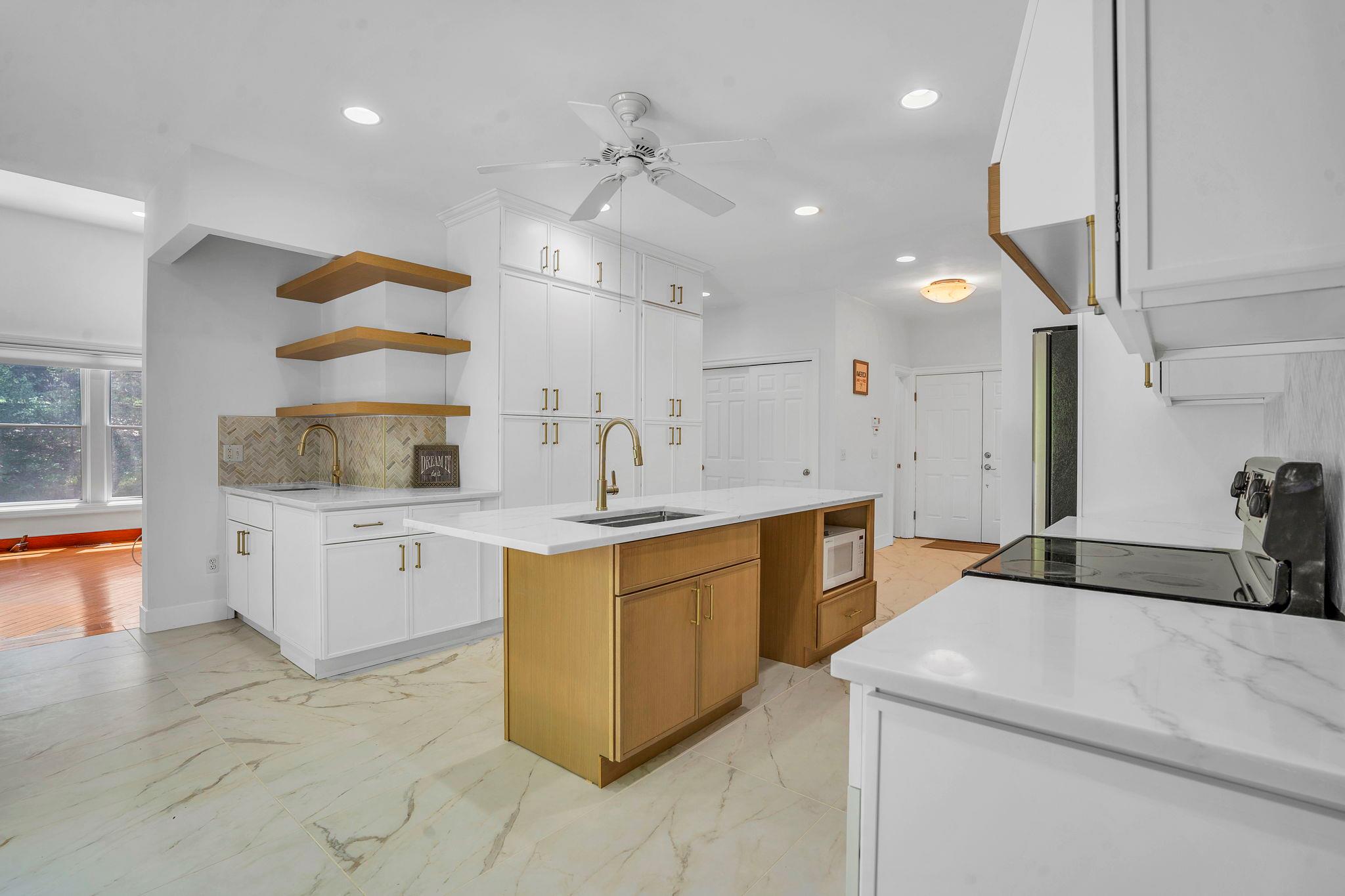 4 Bayview Avenue