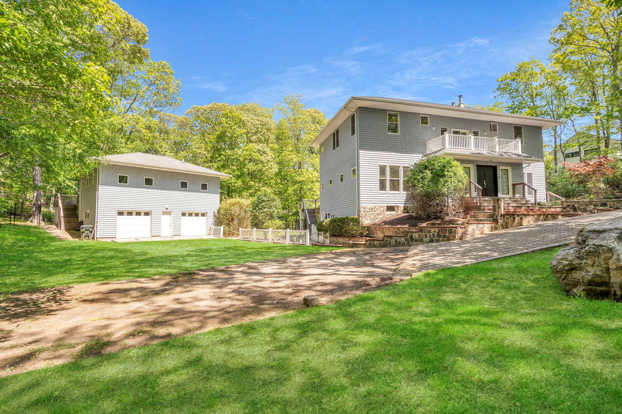 4 Bayview Avenue