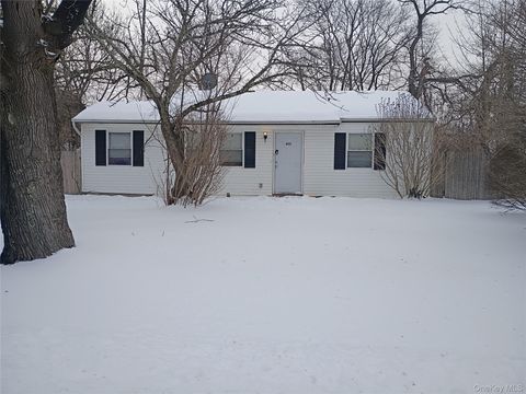 622 Post Avenue Bellport NY 11713