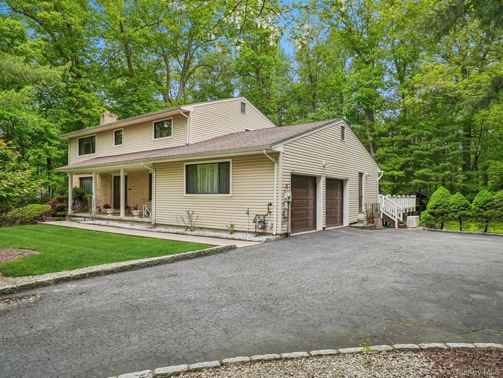 Photo of 4 Lochness Lane, New City, NY 10956 (MLS # 997103)