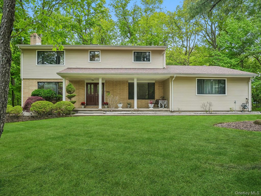 Photo of 4 Lochness Lane, New City, NY 10956 (MLS # 997103)