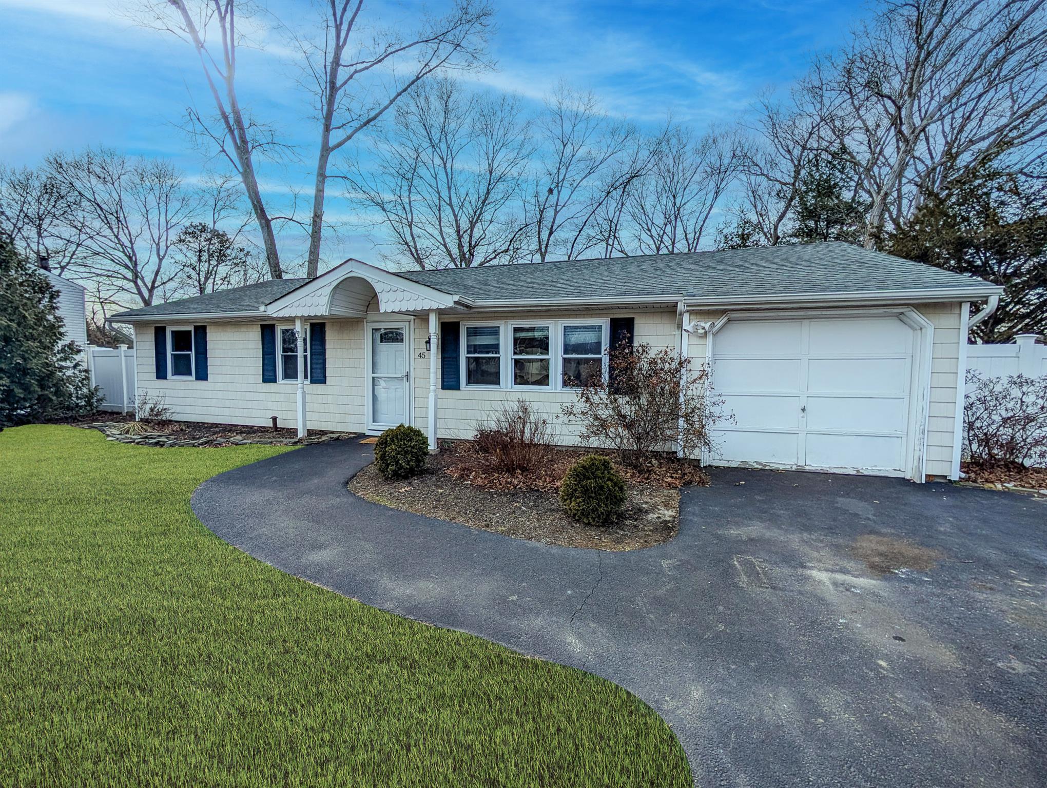 45 Ridge Haven Drive, Ridge, New York image 2