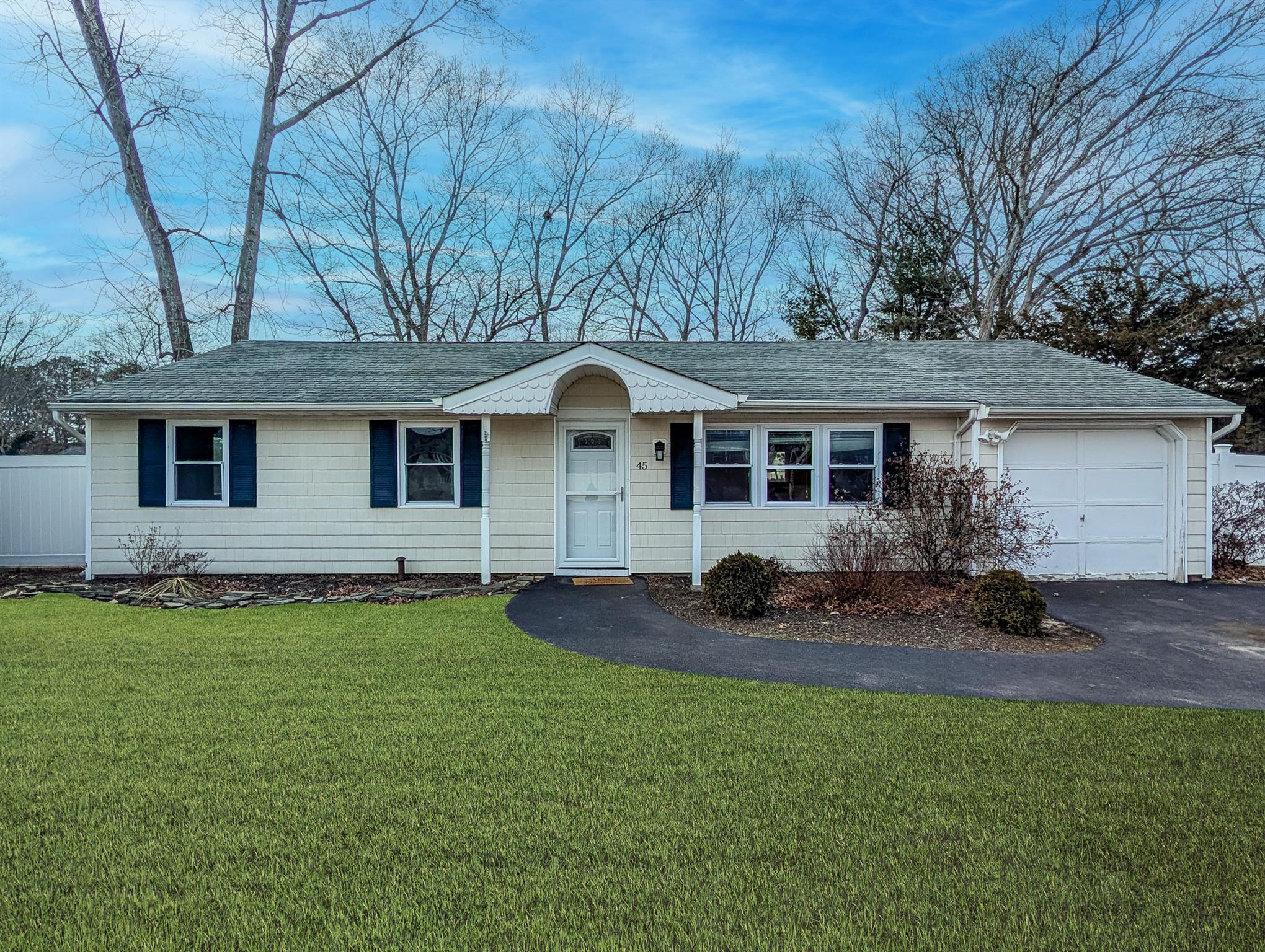 45 Ridge Haven Drive, Ridge, New York image 1