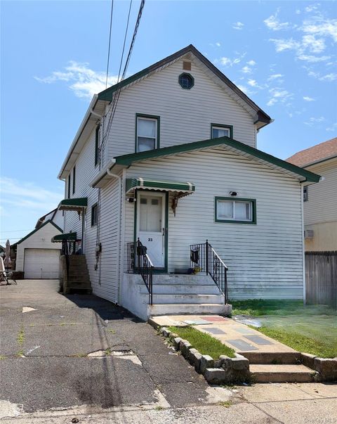 Homes For Sale - 23 Park Avenue<br/> Lawrence, NY 11559