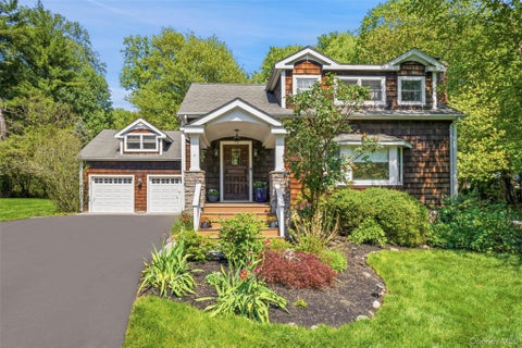 Homes For Sale - 17 Woodbrook Road<br/> Pleasantville, NY 10570