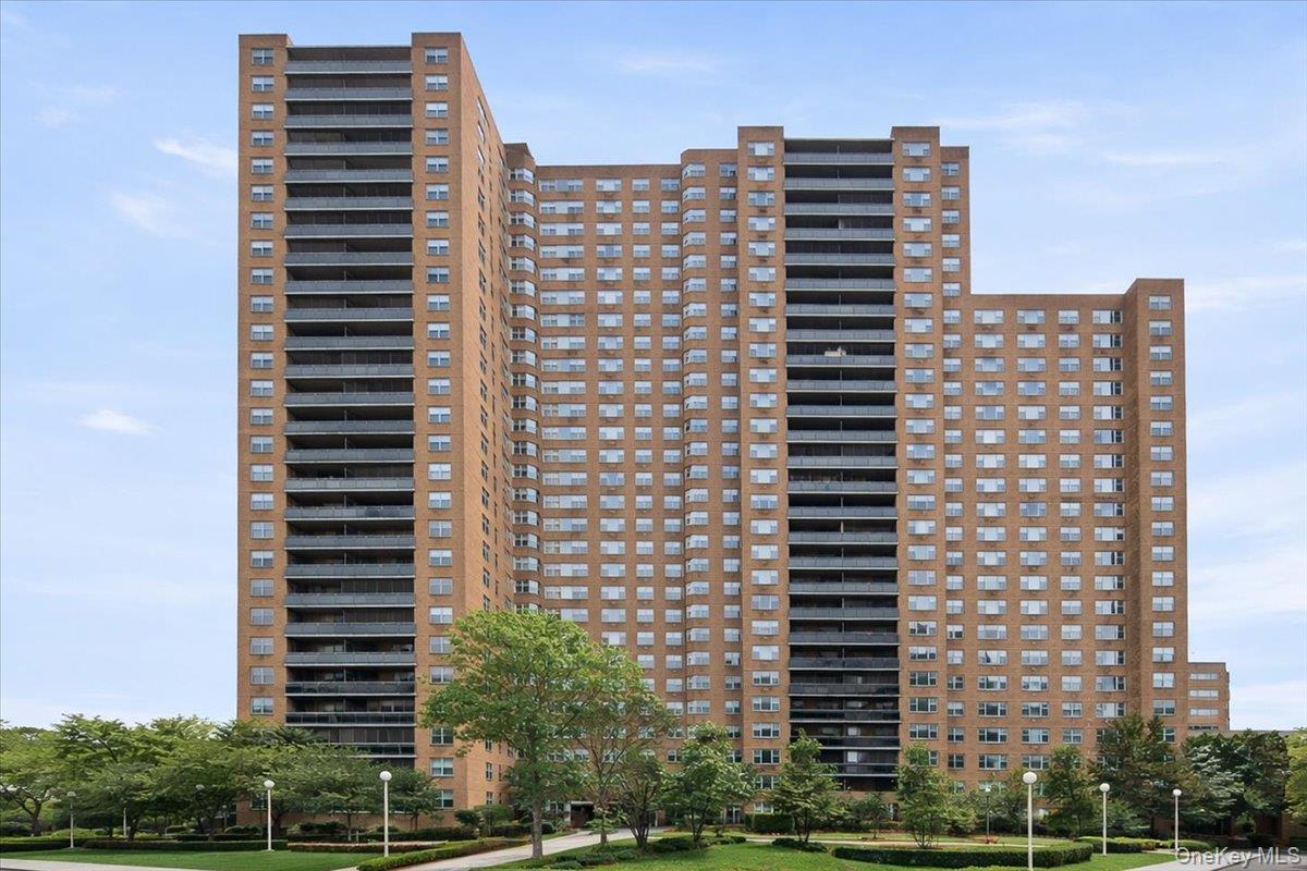 70-25 Yellowstone Boulevard #11H, Forest Hills NY 11735