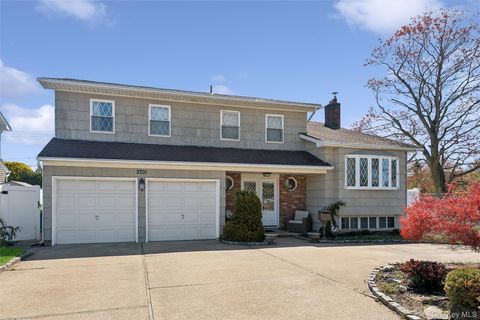 2701 S Seamans Neck Road Seaford NY 11783