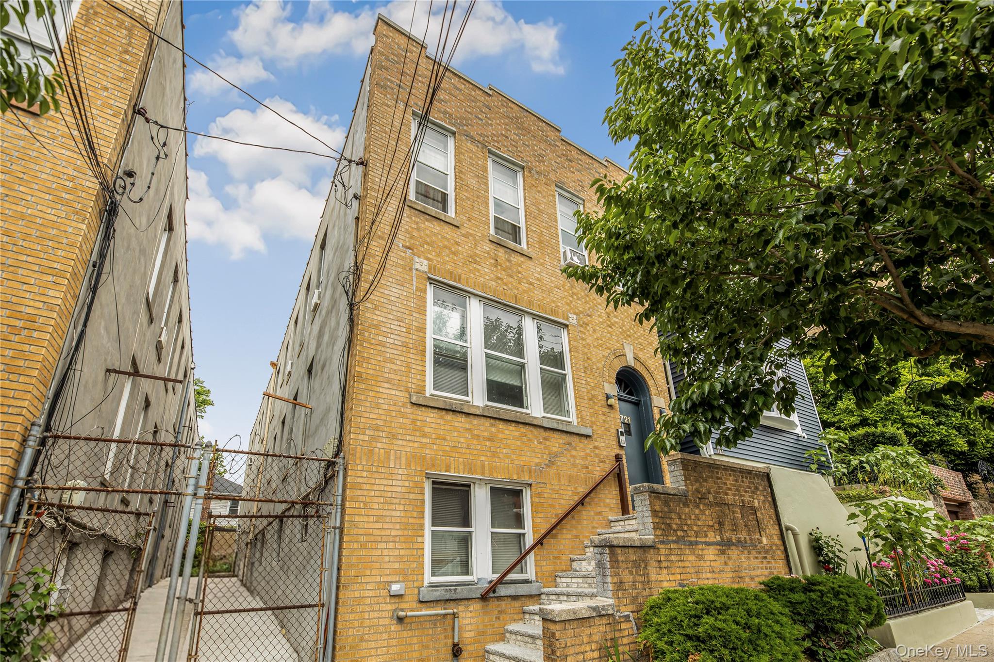 Photo 1 of 40 — 721 E 242nd Street, Bronx, NY 10470