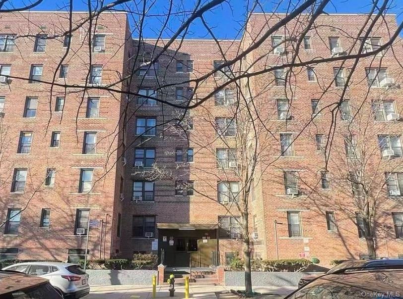 Photo of 88-30 182nd Street #3G, Hollis, NY 11423 (MLS # 1055662)