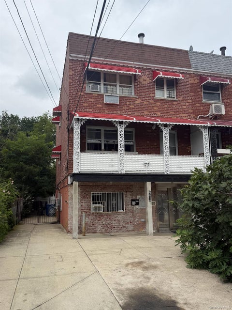 Multifamily For Sale - 449 Castle Hill Avenue<br/> Bronx County, Bronx, NY 10473