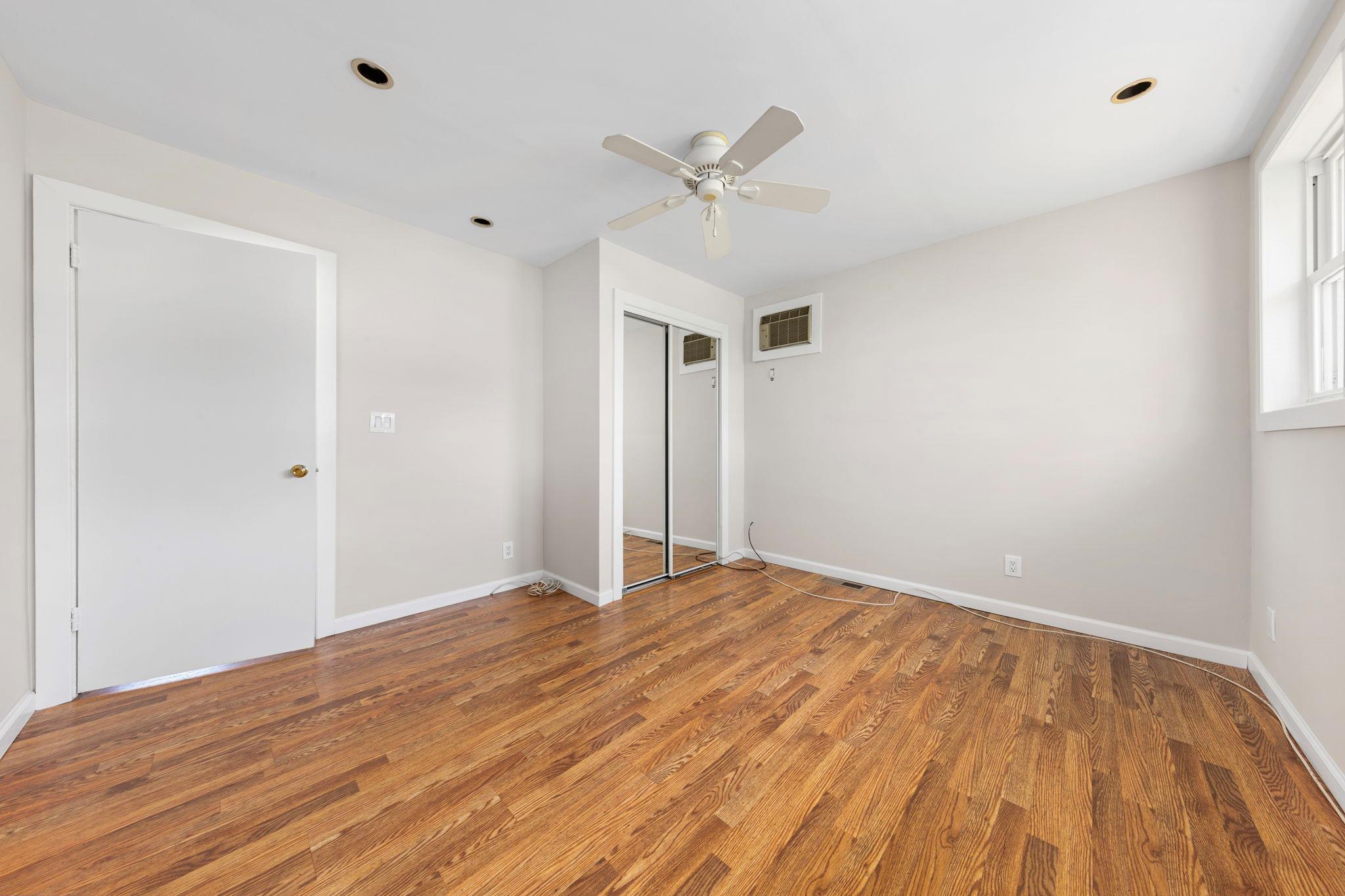 2641 Woods Avenue, East Meadow, New York image 15