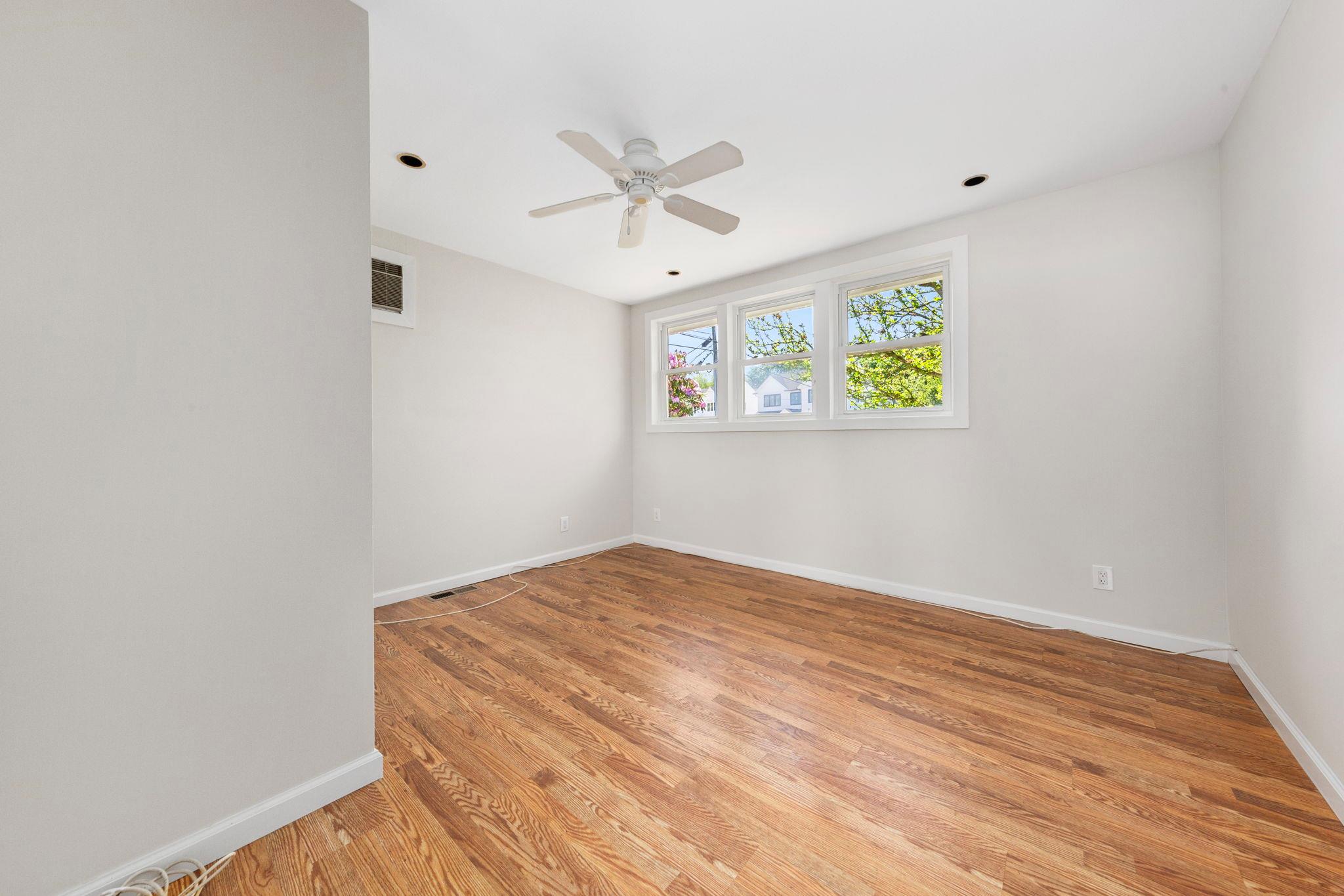 2641 Woods Avenue, East Meadow, New York image 14