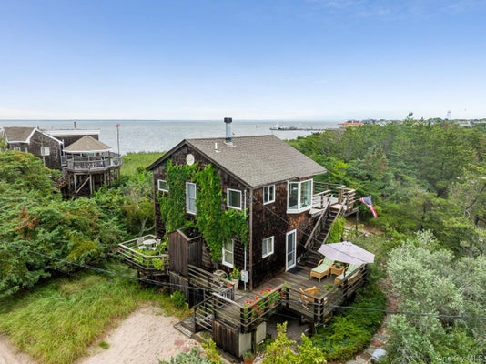 31 E END WALK, BAY SHORE, NY 11706 - Image 4f09f2e66bec18f69e4d17b7a90352ec/217445197
