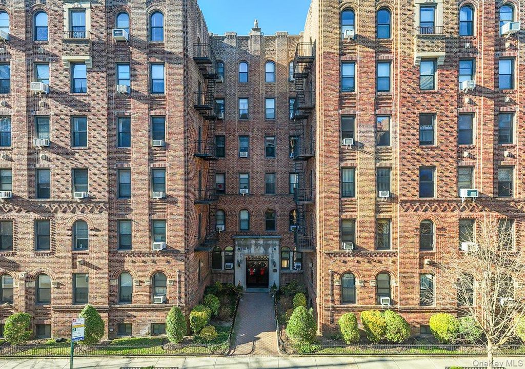 Photo of 110-21 73 Road #6H, Forest Hills, NY 11375 (MLS # 924342)
