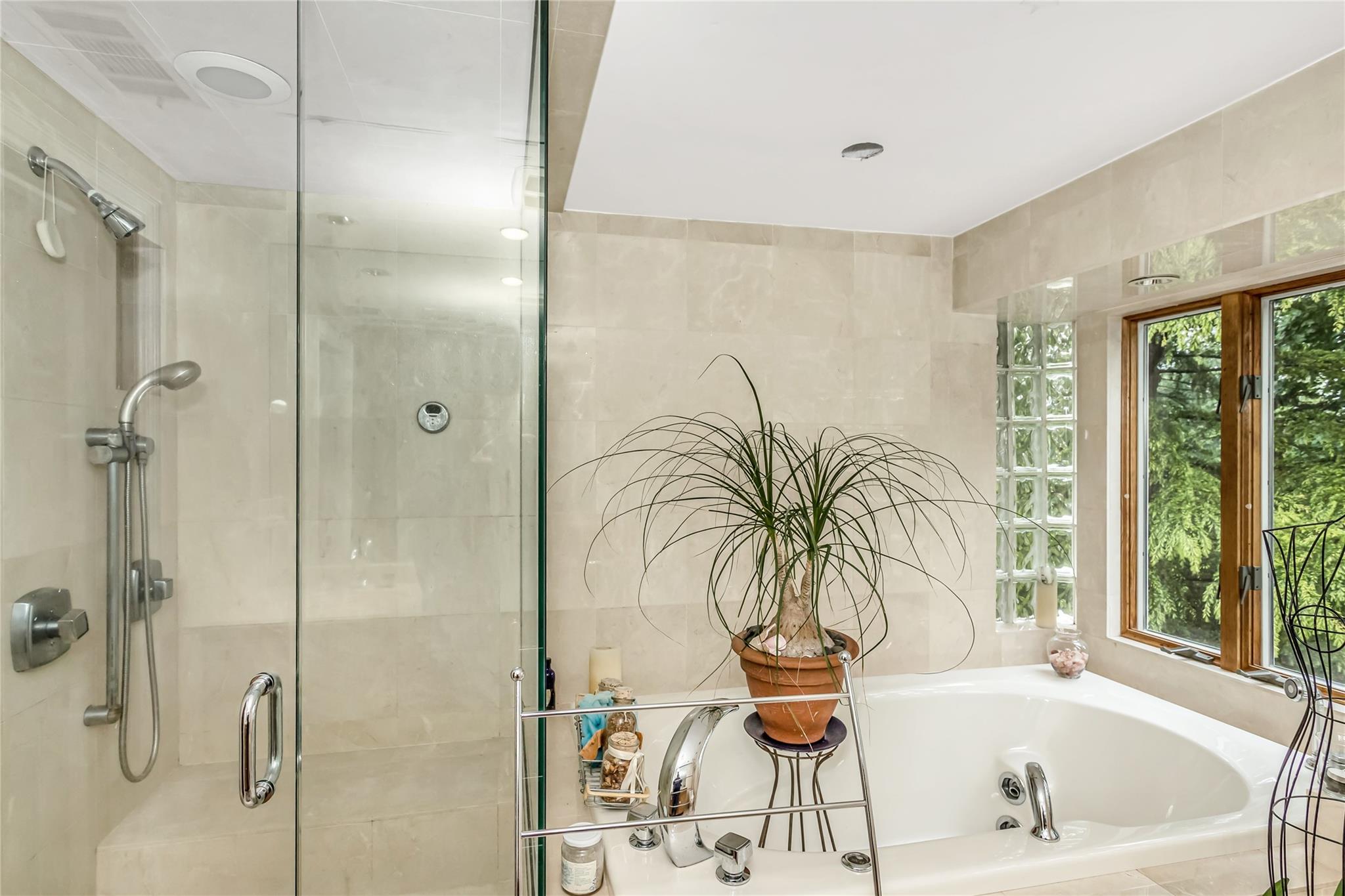 22 Madison Avenue, Glen Cove, New York image 20