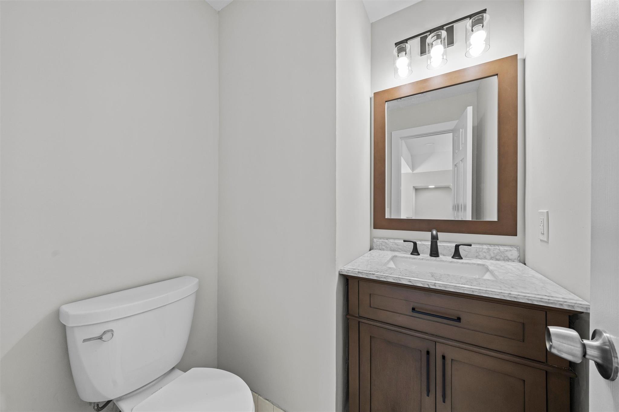 13 Wyndham Court, Nanuet, New York image 16