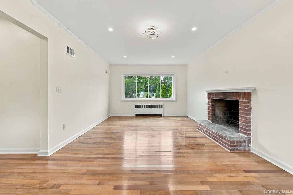 Photo of 84 Middle Neck Road, Roslyn, NY 11576 (MLS # 1054753)