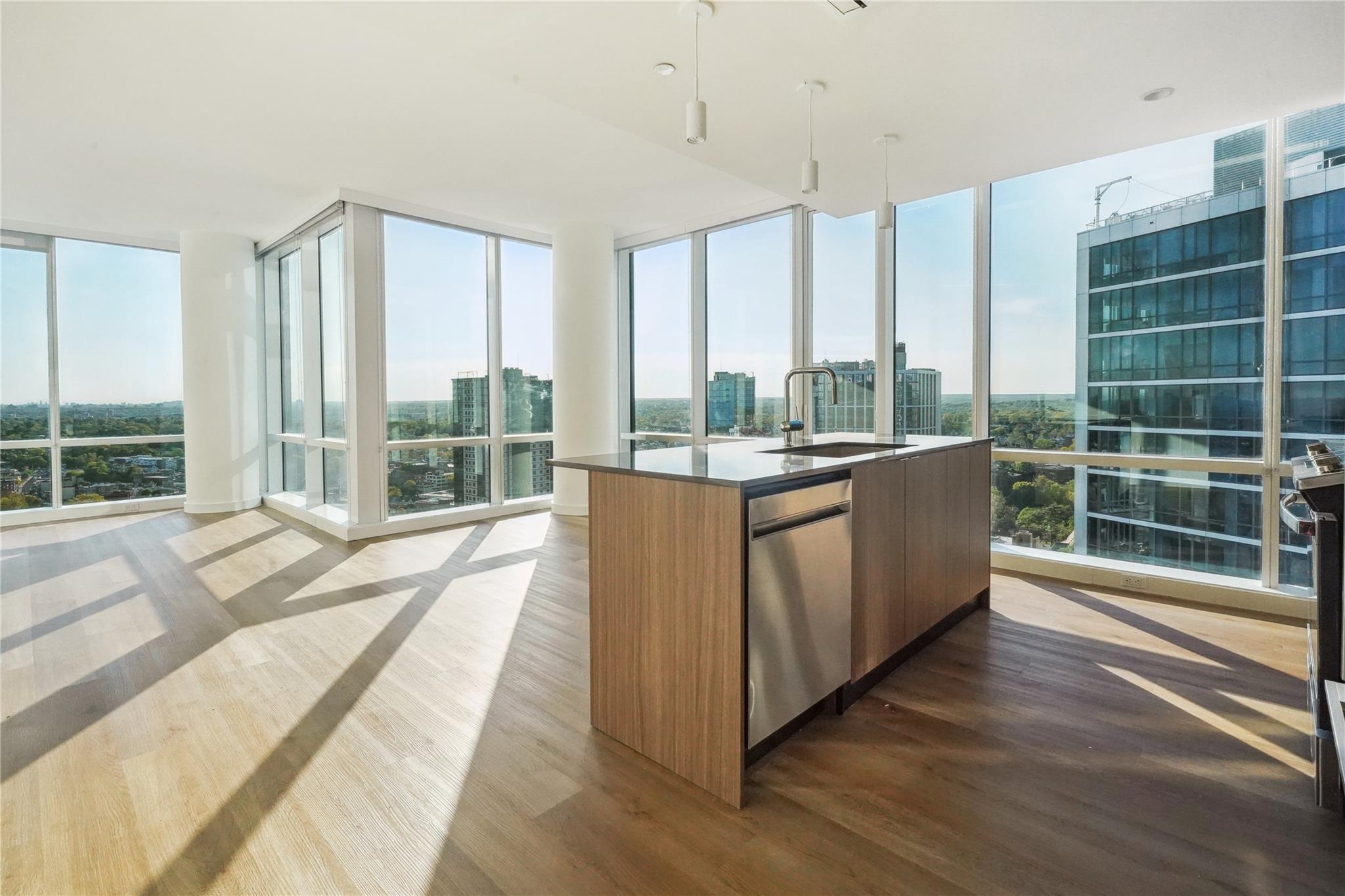 Rental Property at Clinton Place 2601, New Rochelle, New York - Bedrooms: 2 
Bathrooms: 2 
Rooms: 4  - $4,709 MO.