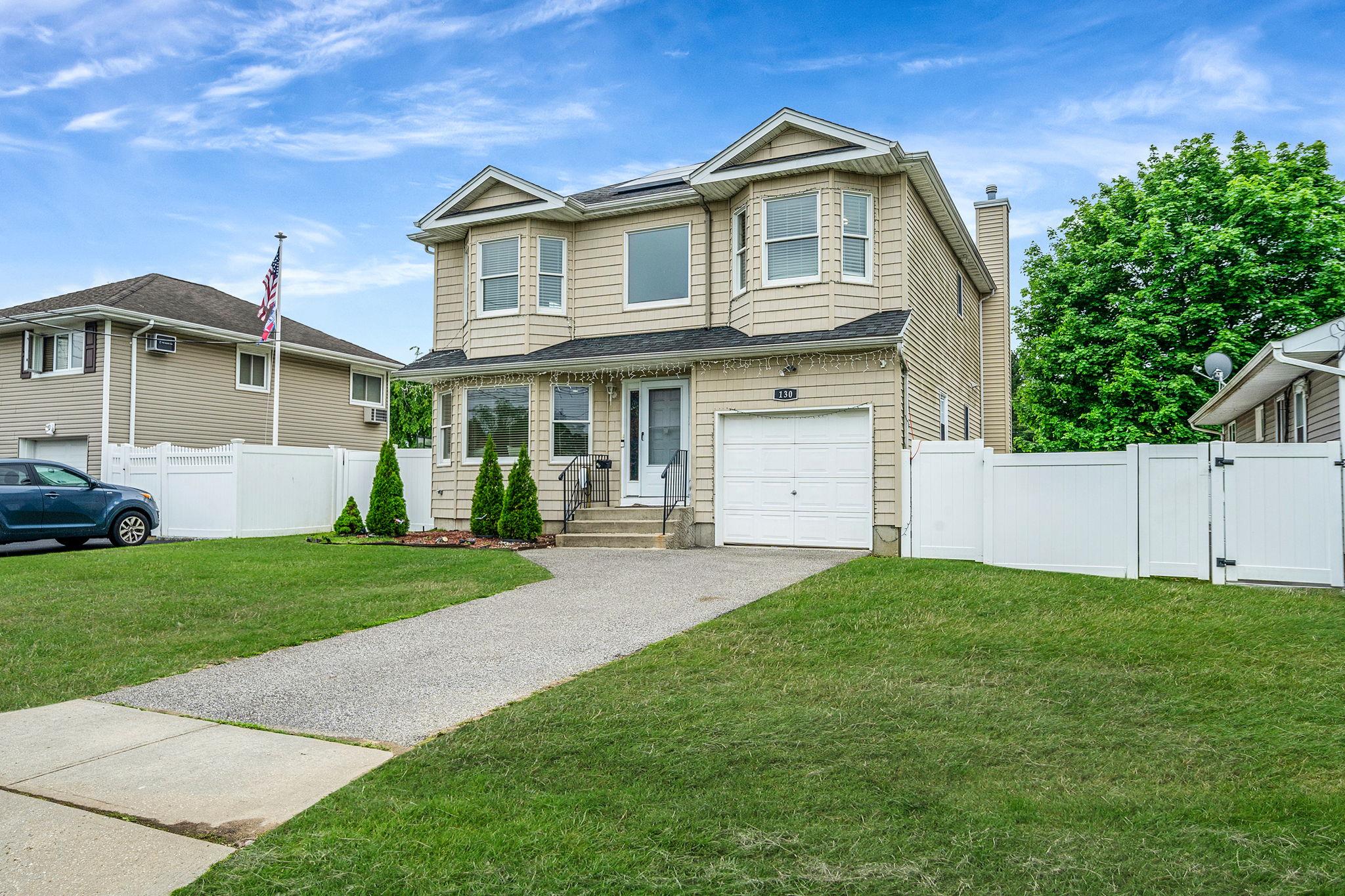 130 W 7th Street, Deer Park, New York image 3