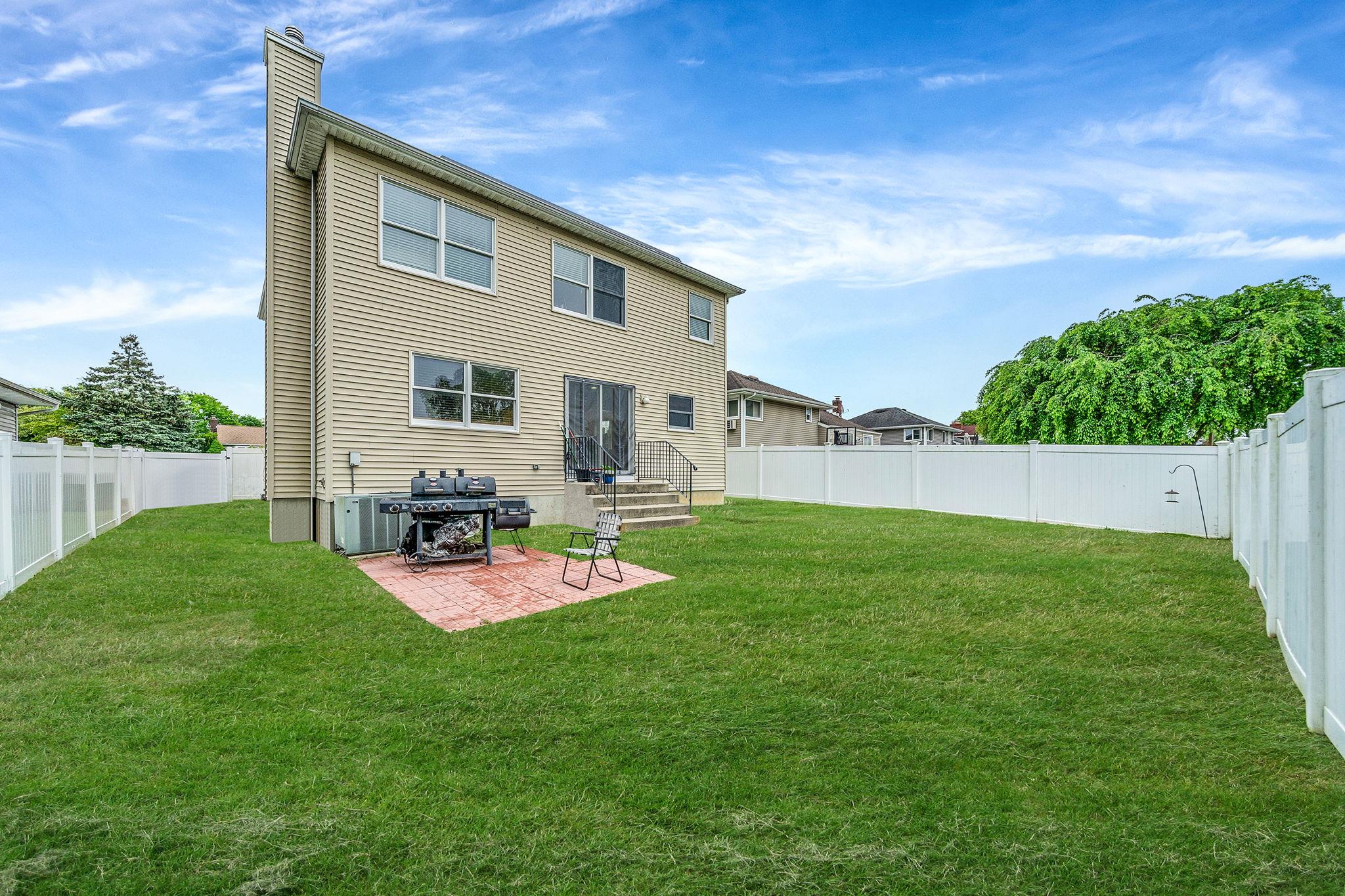 130 W 7th Street, Deer Park, New York image 31
