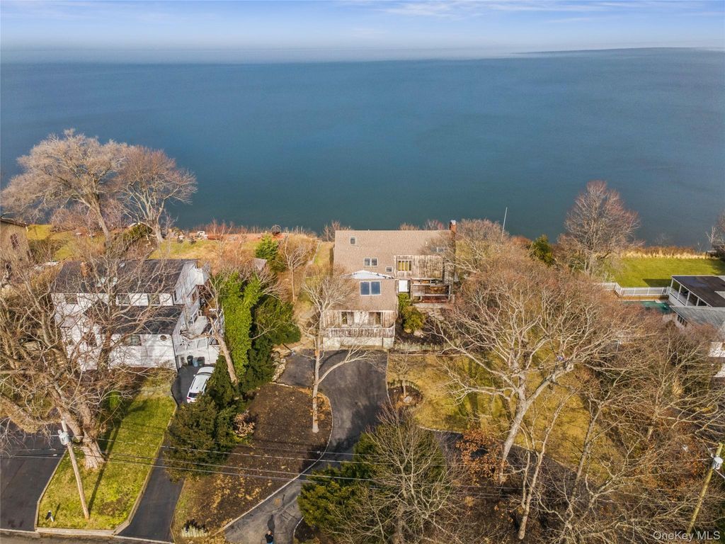Photo of 69 Seacliff Avenue, Miller Place, NY 11764 (MLS # 952738)