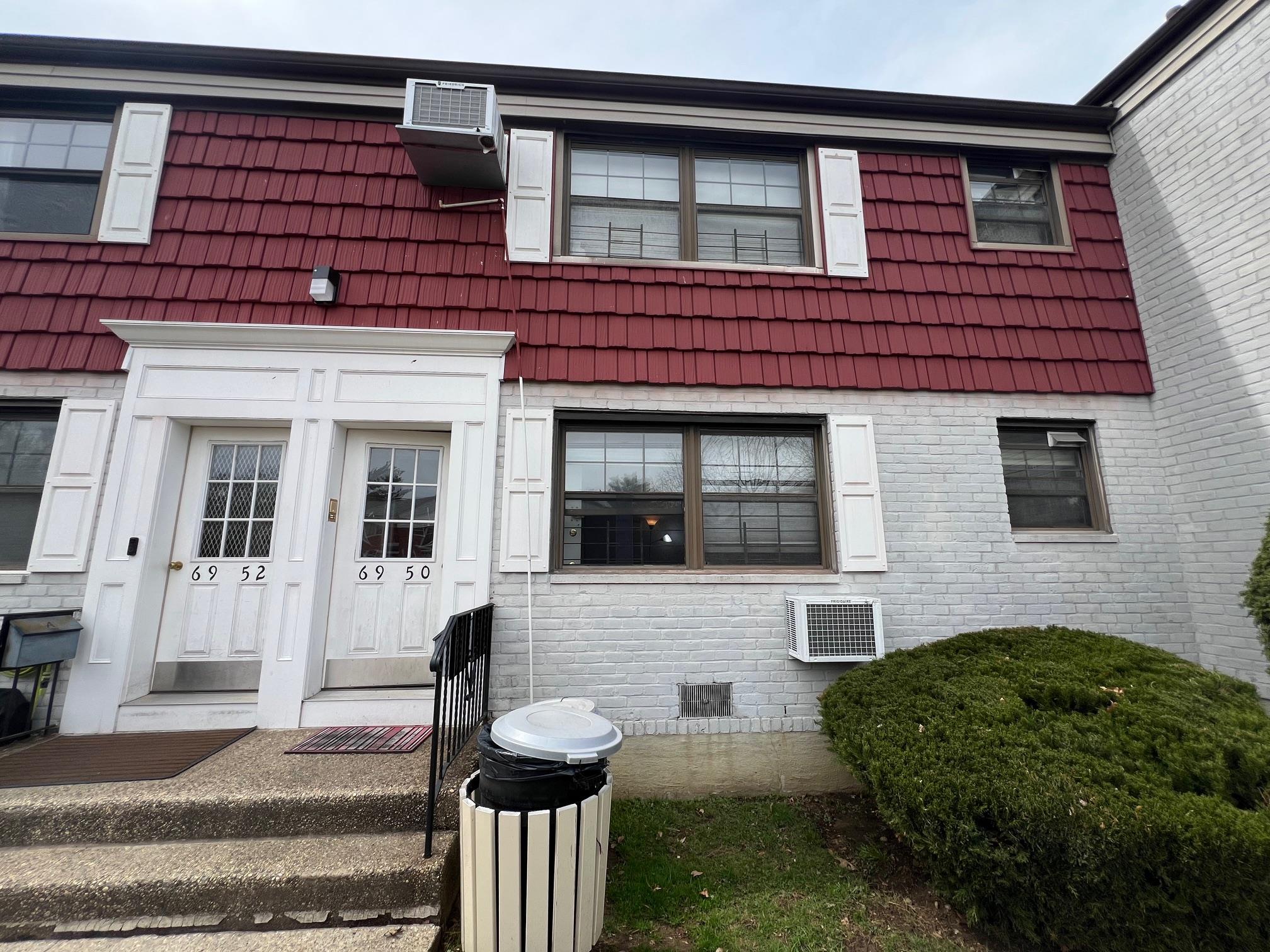 138th Street St A, Flushing, Queens, NY - 1 Bedrooms  
1 Bathrooms  
4 Rooms - 