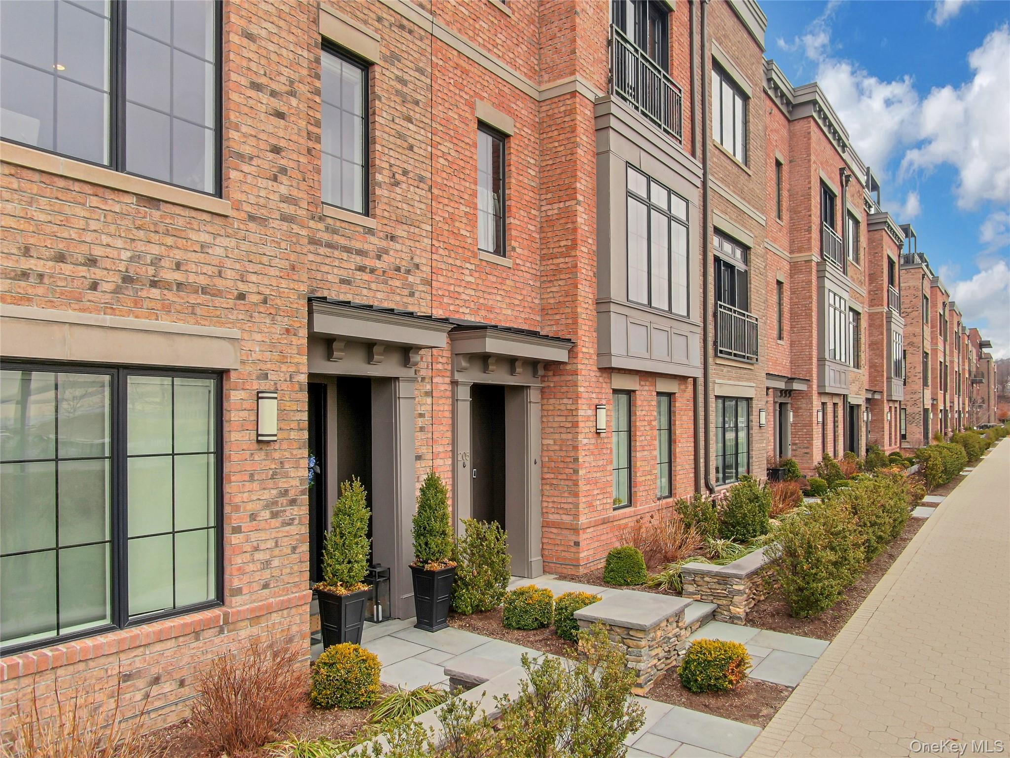 203 Palisades Boulevard