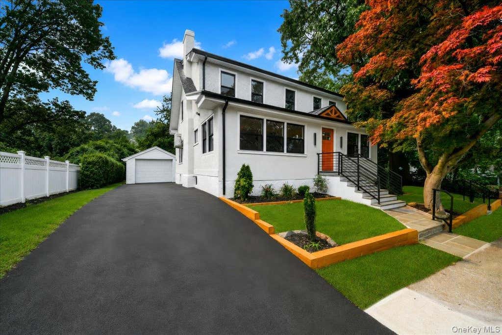 Photo of 81 Ridge Road, Yonkers, NY 10705 (MLS # 1036289)