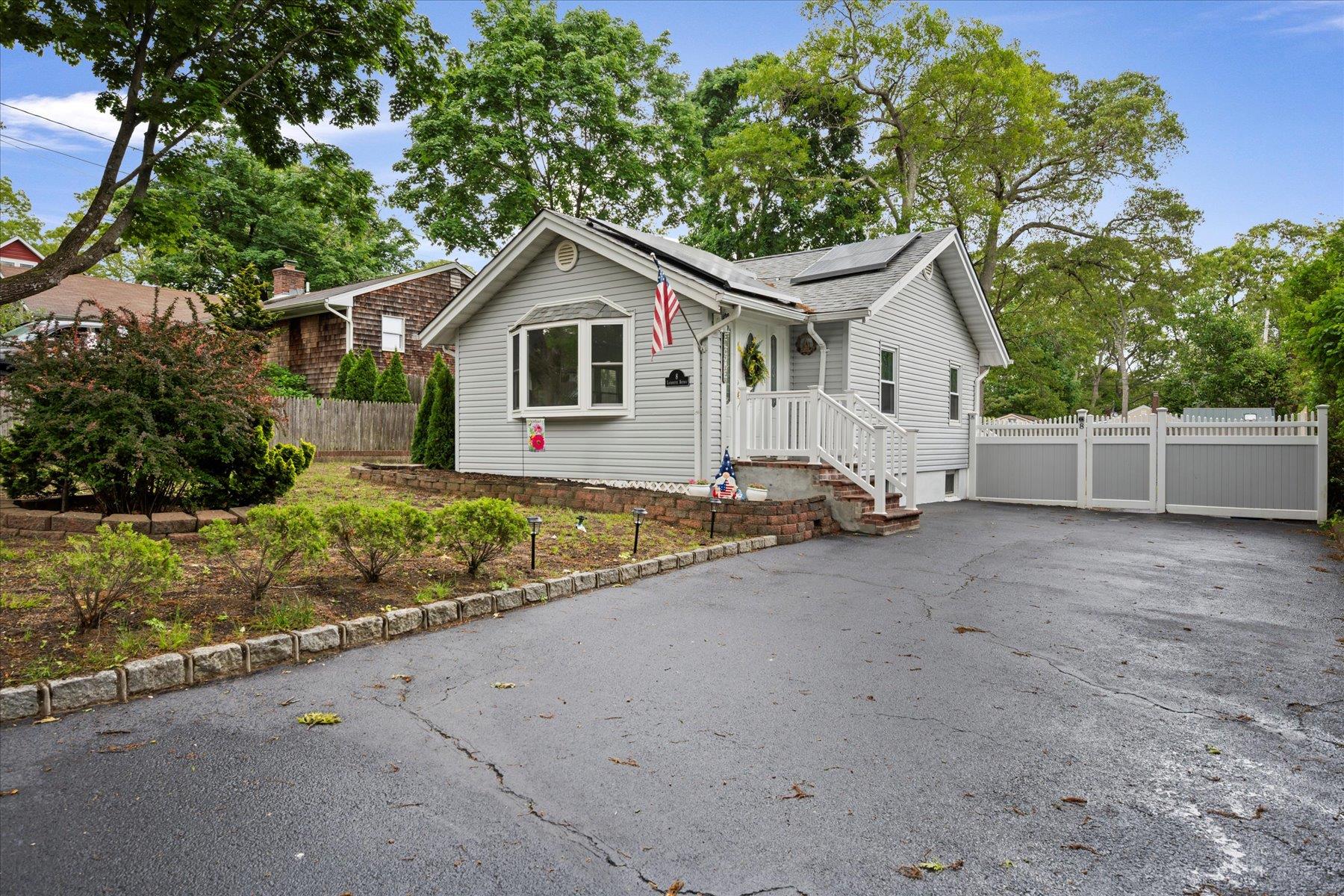 8 Lafayette Avenue
