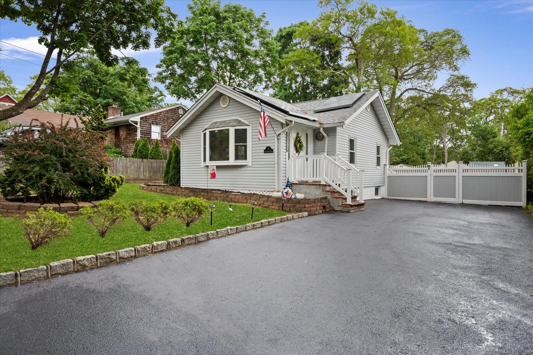 8 Lafayette Avenue
