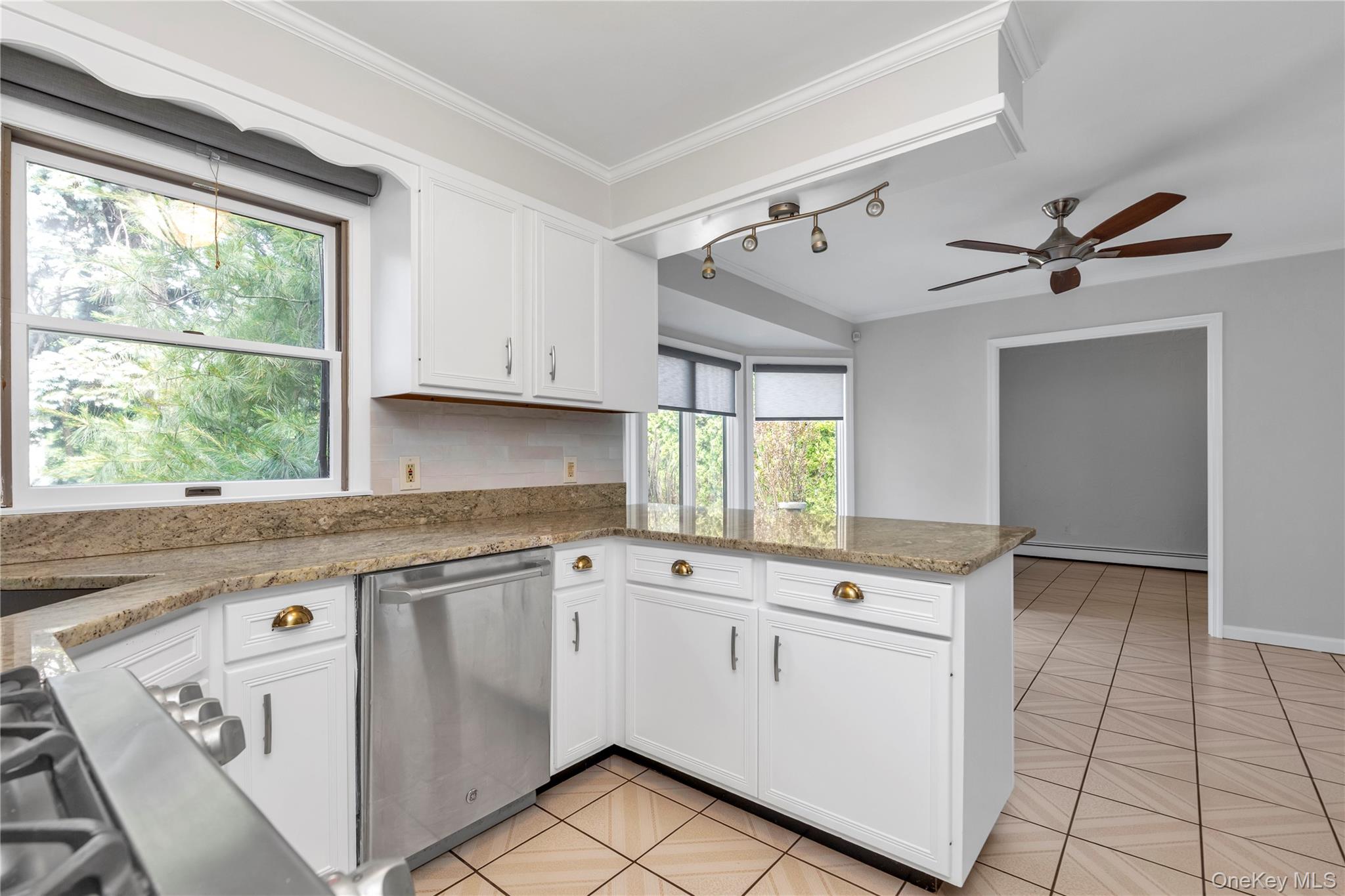 16 Deepdale Parkway
