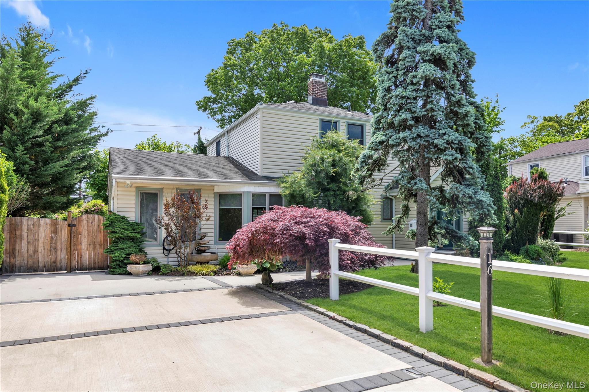 16 Deepdale Parkway