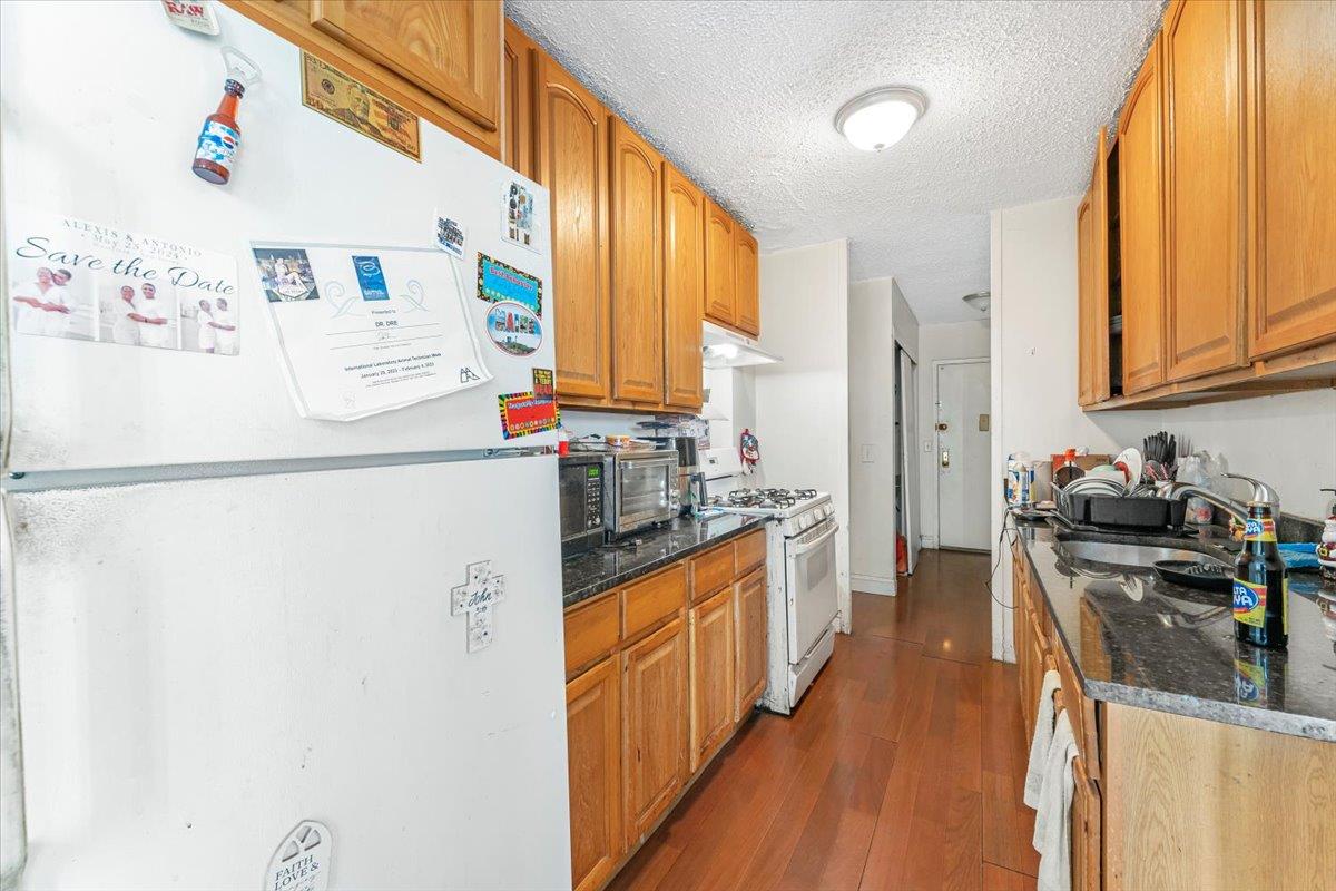 825 Morrison Avenue 16A