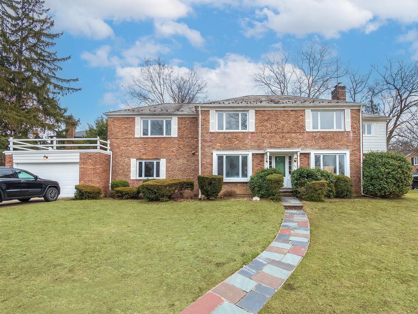 64 The Neck, Manhasset, New York image 1