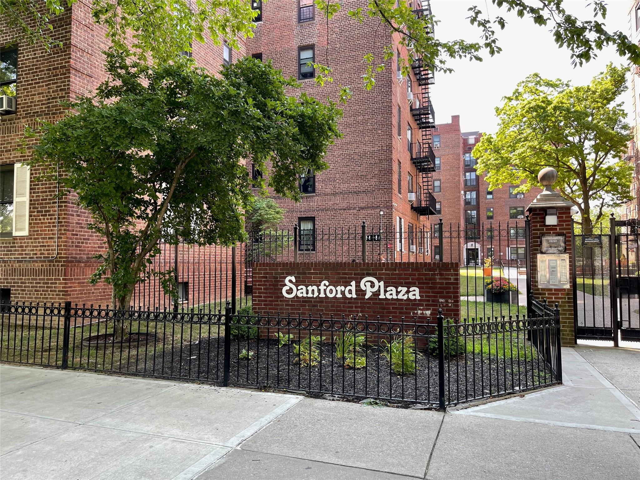 Property for Sale at Sanford Avenue 67, Flushing, Queens, NY - Bedrooms: 1 
Bathrooms: 1 
Rooms: 3  - $388,000