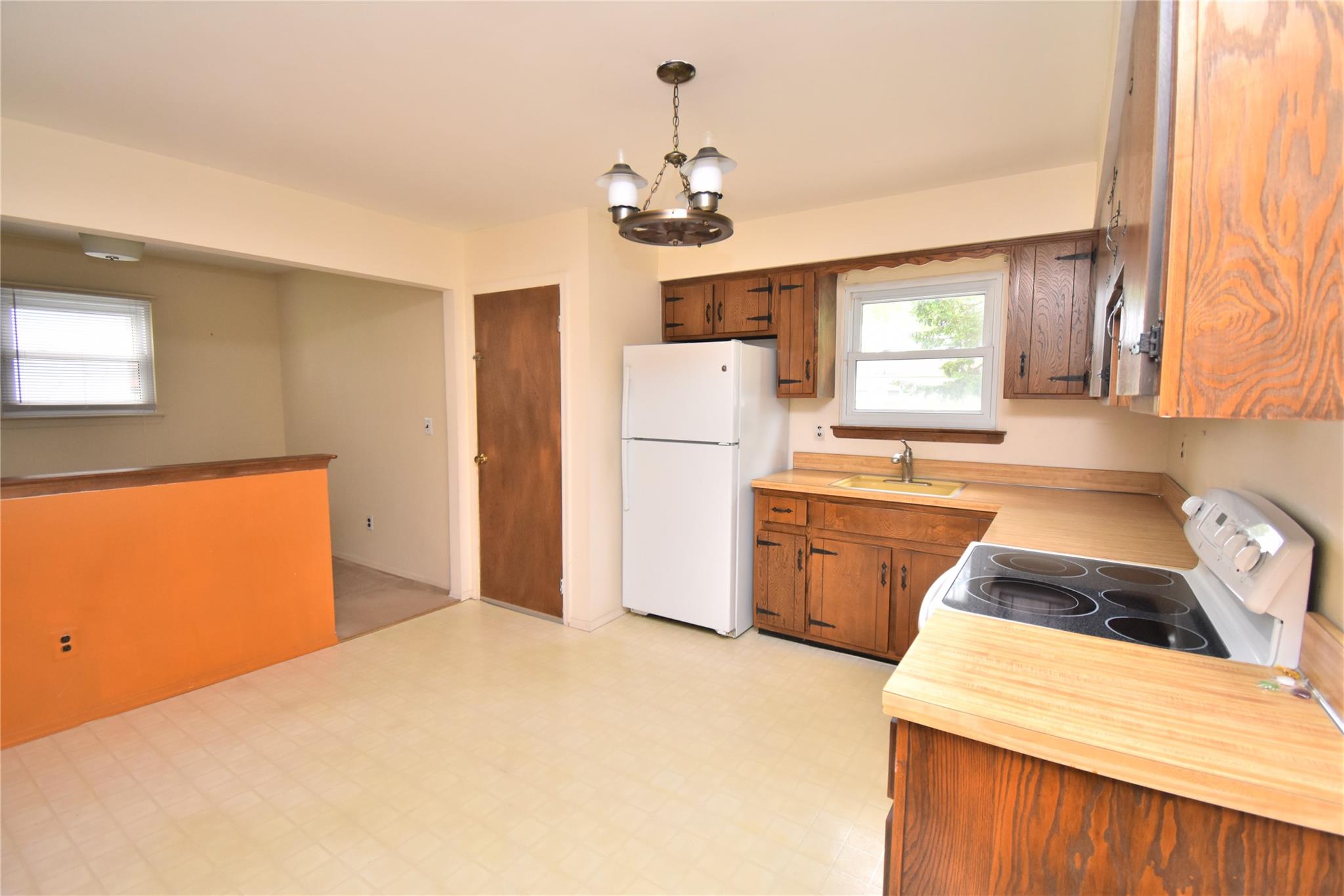 10 Arleen Avenue, Holbrook, New York image 5