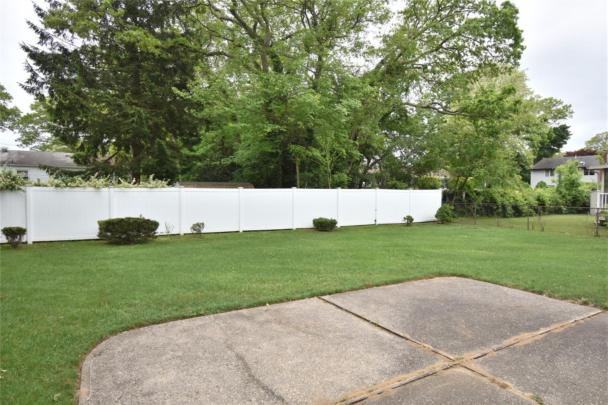 10 Arleen Avenue, Holbrook, New York image 19