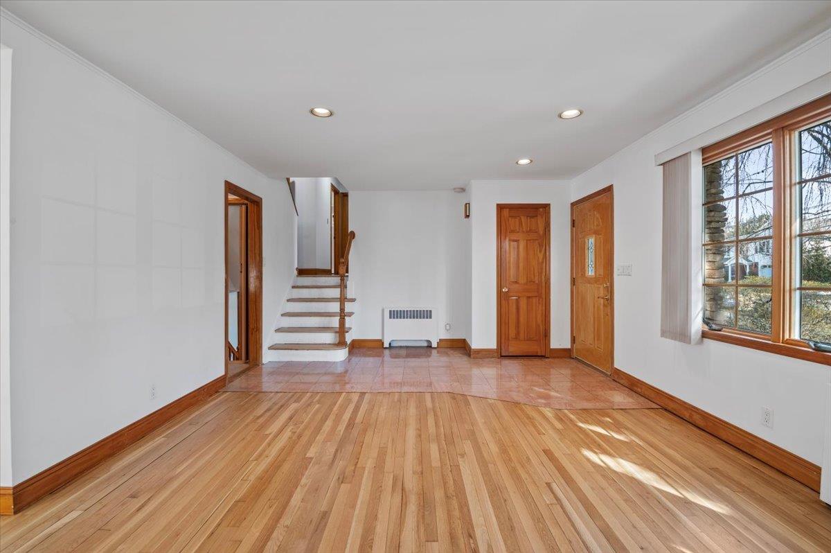 16 Hemlock Drive, Syosset, New York image 19