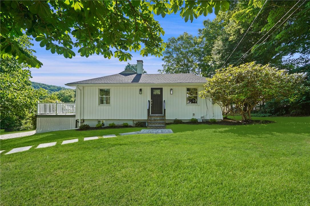 52 Red Oak Lane, Mount Kisco, New York image 1